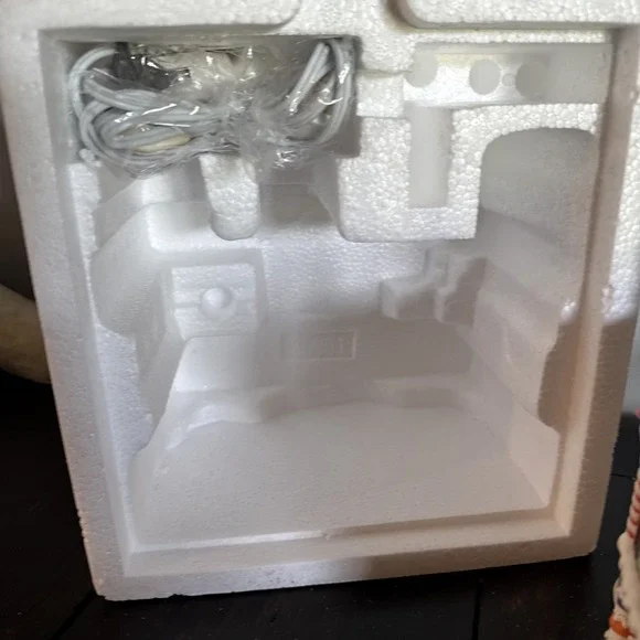 Department 56 Sugar Hill Row Houses North Pole‎ Series #56.56961 Christmas 2007